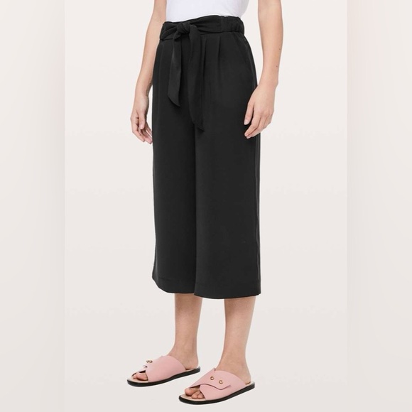 lululemon athletica Pants - Lululemon Noir Crop Dress Pants Black 6